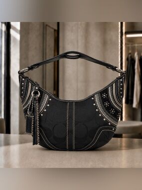 RARE! Vintage Y2KCoach Signature Stitched Soho mini hobo shoulder Bag in black